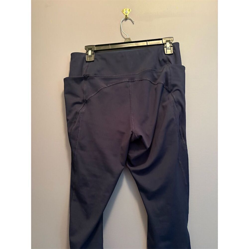 3/$15 Avia Women's Cropped Leggings Navy Blue Size L with Side Pockets - Picture 6 of 11